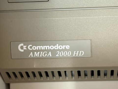Commodore Amiga 2000 HD Frontetikett