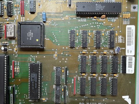 Close-up eines Rev. 6.3 Boards mit Kickstart 2.04 ROM und ECS Denise