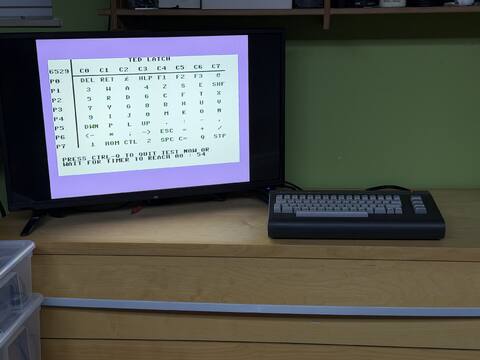 img8: Tastaturtest (Matrix, alles grün)